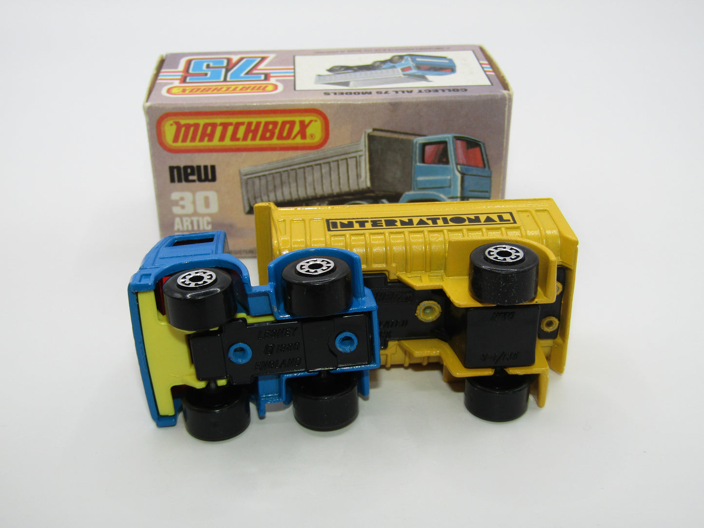Matchbox Superfast No 30D Articulated Truck Blue Lemon Grille International