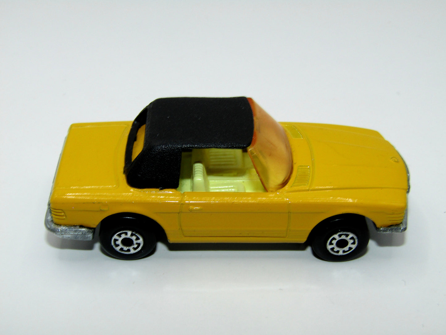 Matchbox Superfast 6B Mercedes 350SL LIGHT Yellow