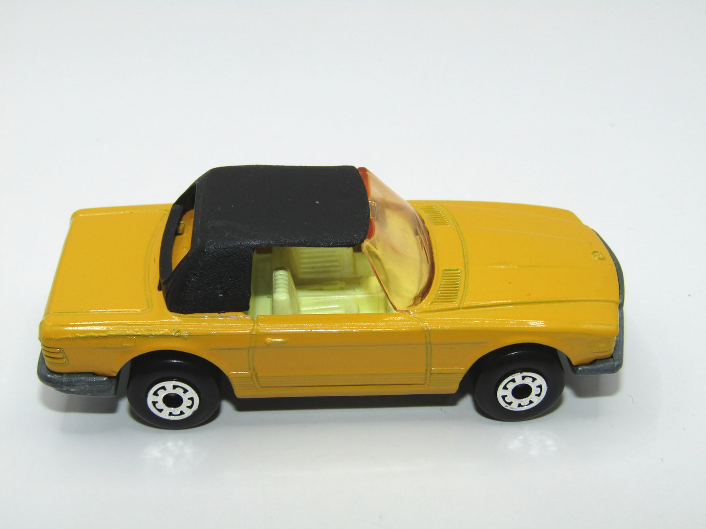 Matchbox Superfast 6B Mercedes 350SL Medium Yellow