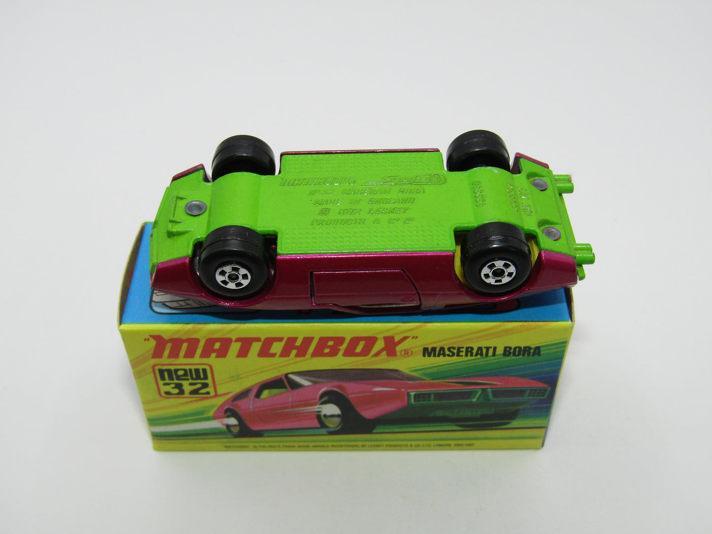 Matchbox Superfast No 32B Maserati Bora DARK Magenta, LIME GREEN Base