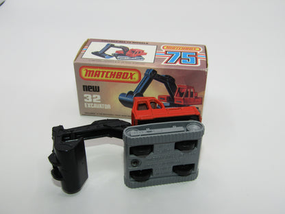 Matchbox Superfast No 32D Atlas Excavator RED Atlas Cast Grey Platform