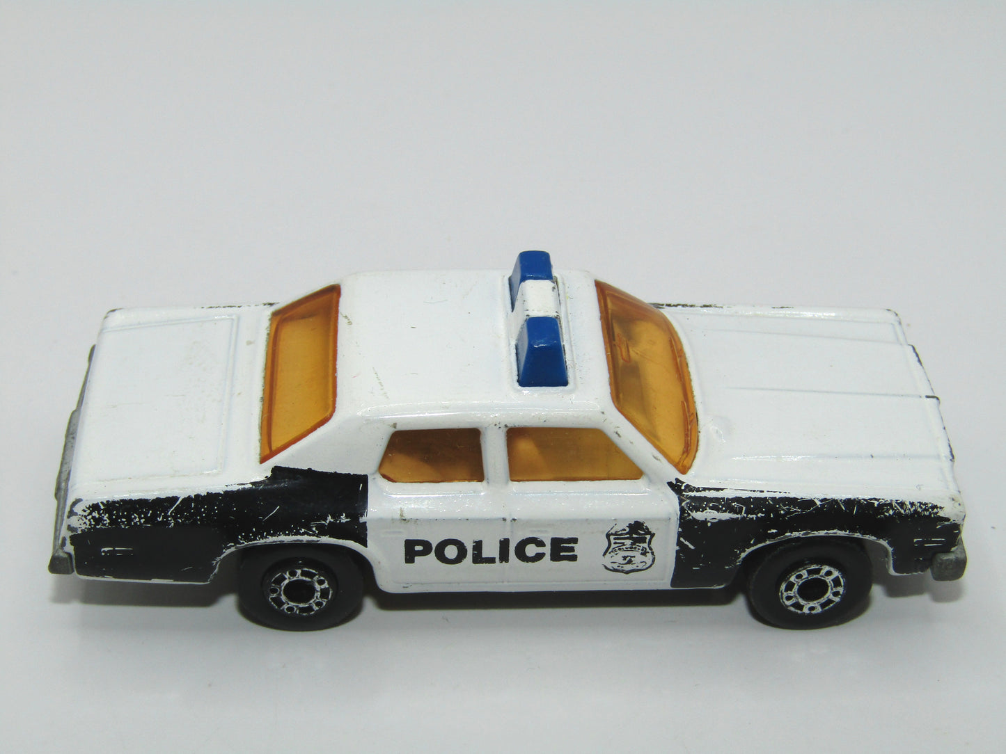 Matchbox Superfast 10C Plymouth Gran Fury SOLID Blue Lights