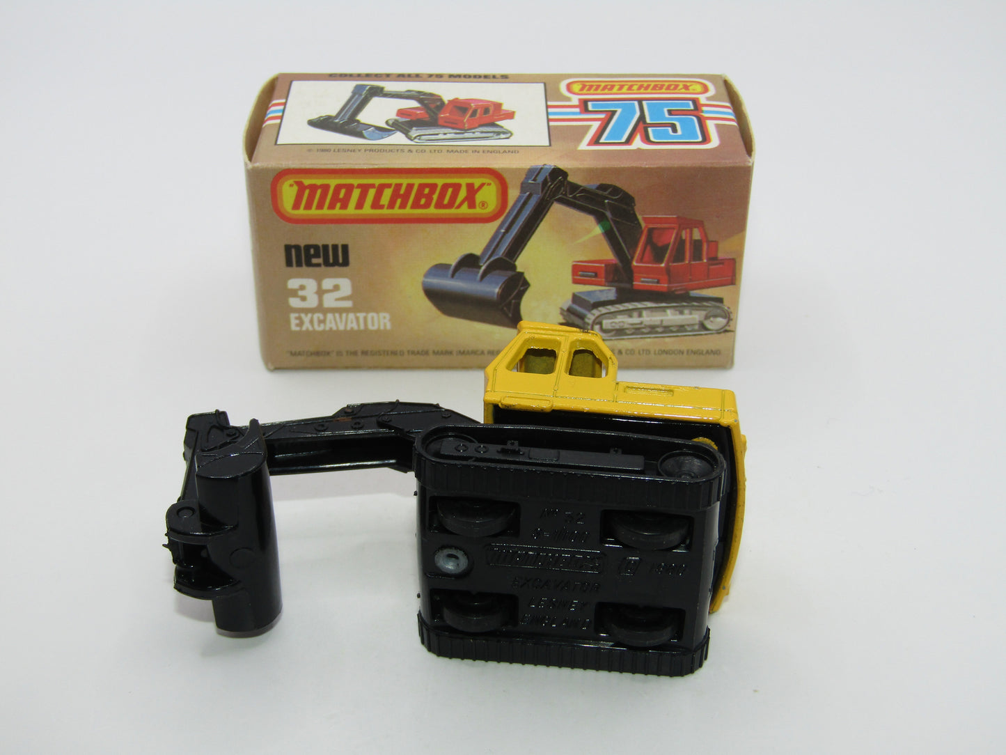 Matchbox Superfast No 32D Atlas Excavator Yellow Black Stripe Tampo