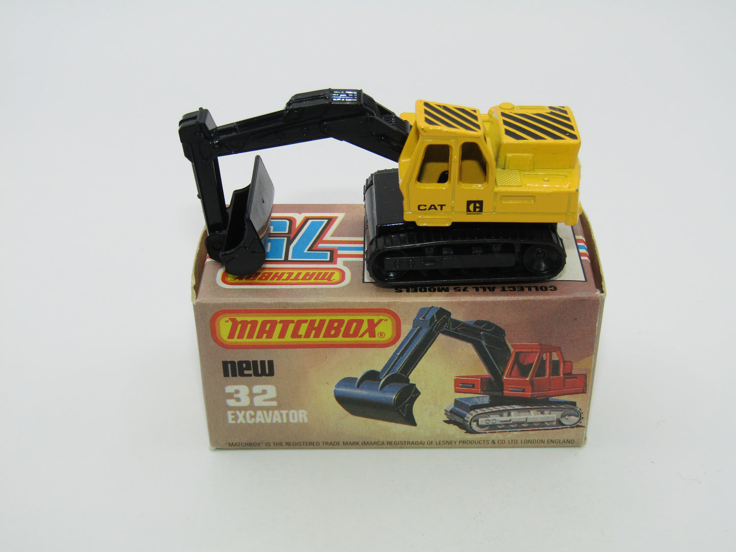 Matchbox Superfast No 32D Atlas Excavator Yellow Black Stripe CAT Tampo