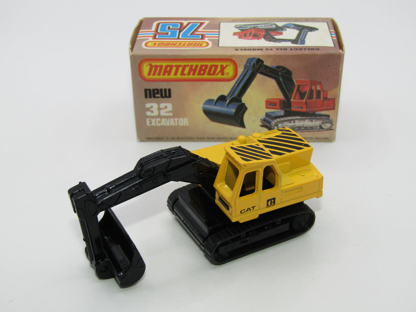 Matchbox Superfast No 32D Atlas Excavator Yellow Black Stripe CAT Tampo