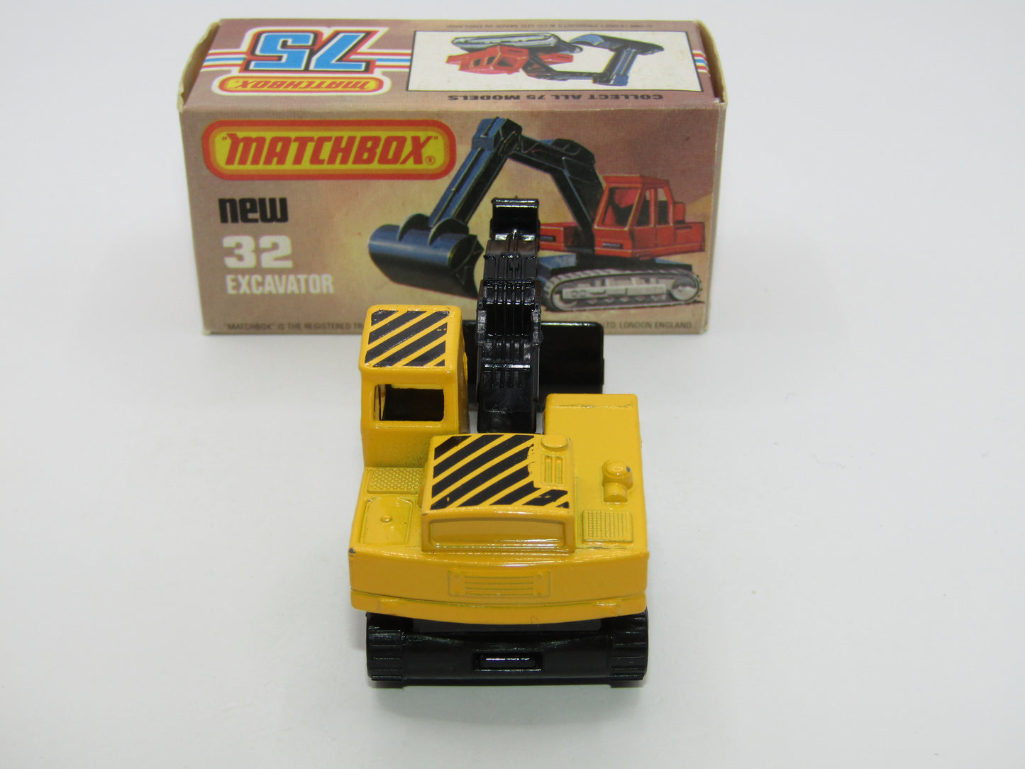 Matchbox Superfast No 32D Atlas Excavator Yellow Black Stripe CAT Tampo