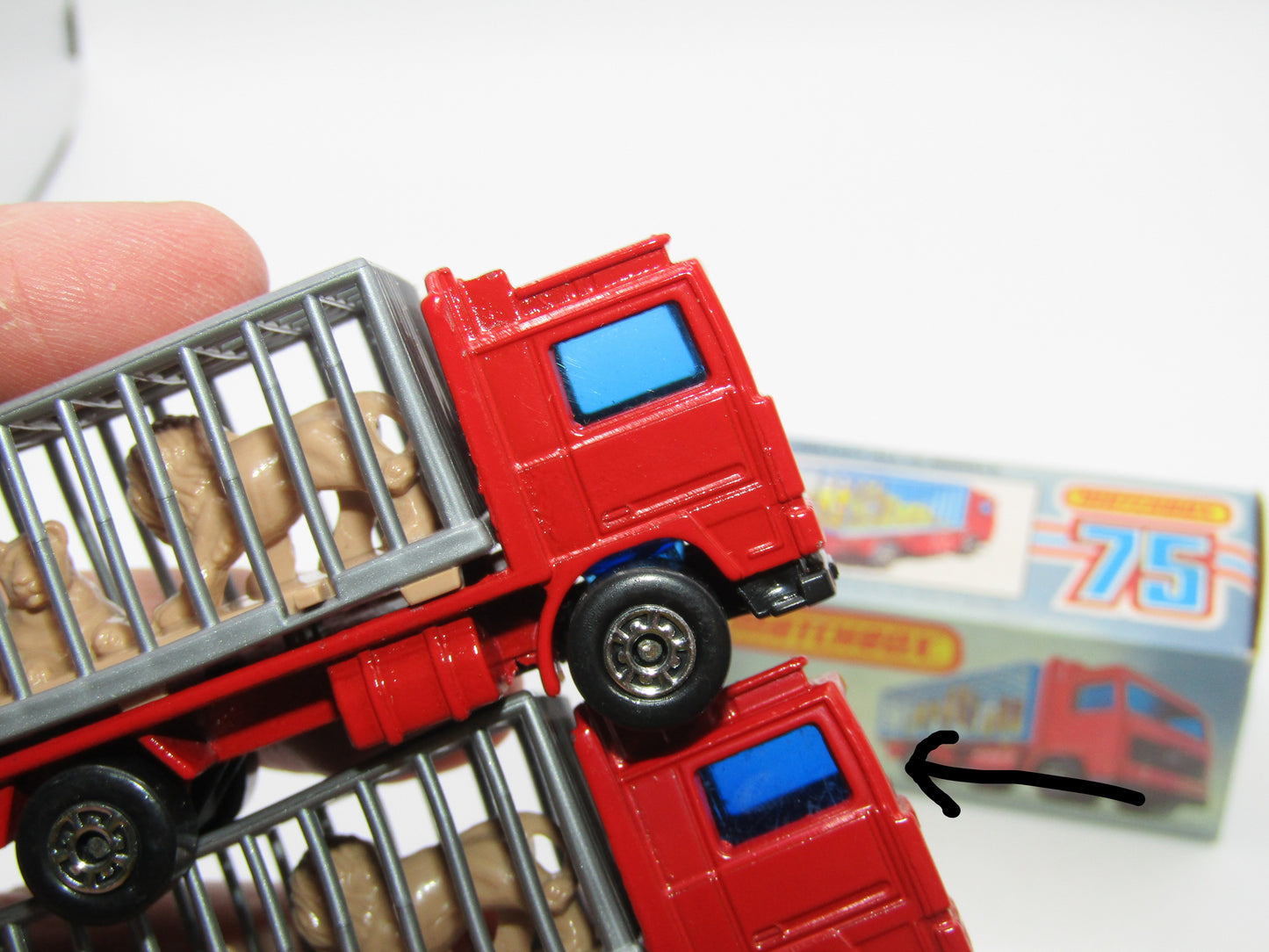 Matchbox Superfast No 35D Zoo Truck DARK BLUE Windows Grey Cage