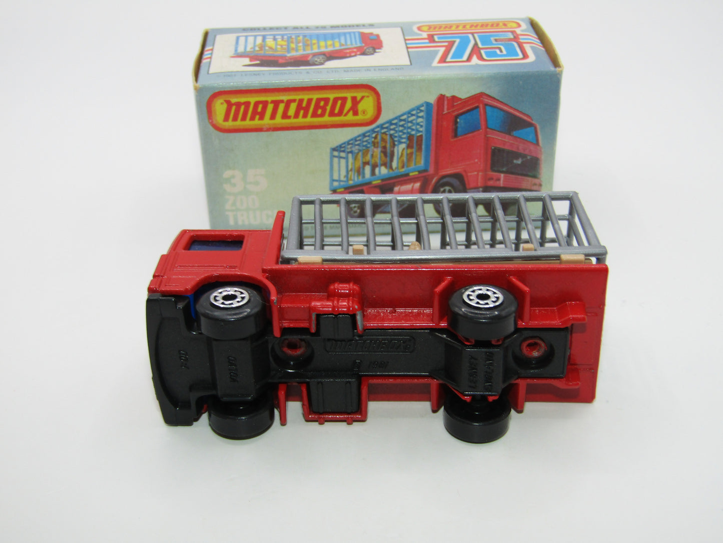 Matchbox Superfast No 35D Zoo Truck DARK BLUE Windows Grey Cage