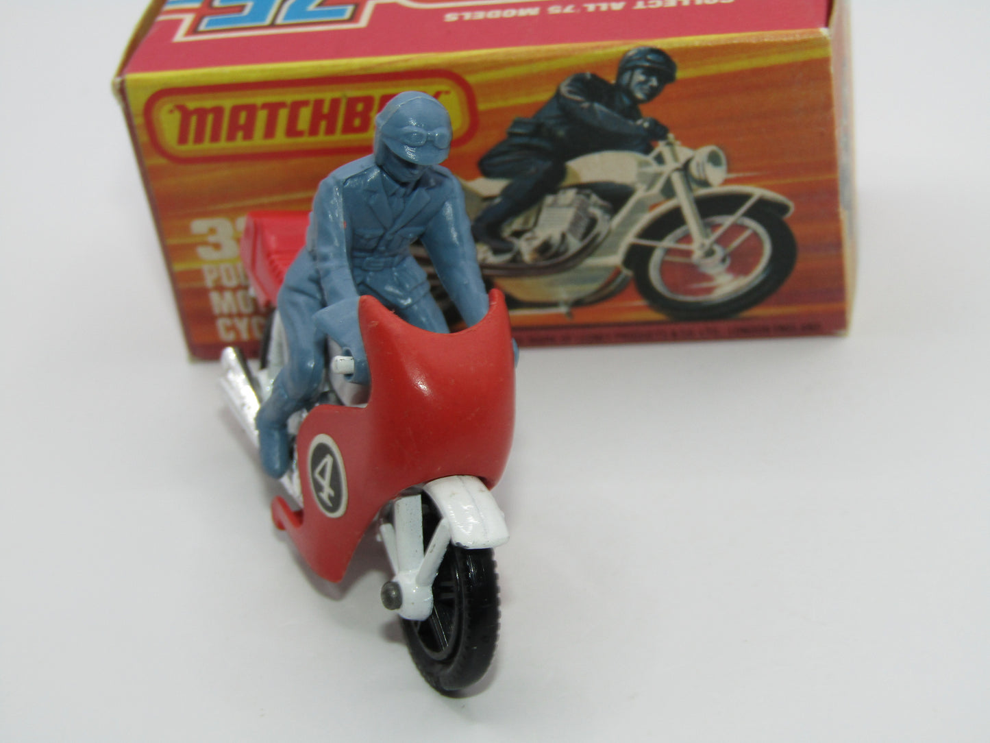 Matchbox Superfast 33C Police Motorcyclist Red Airscreen 4 Label
