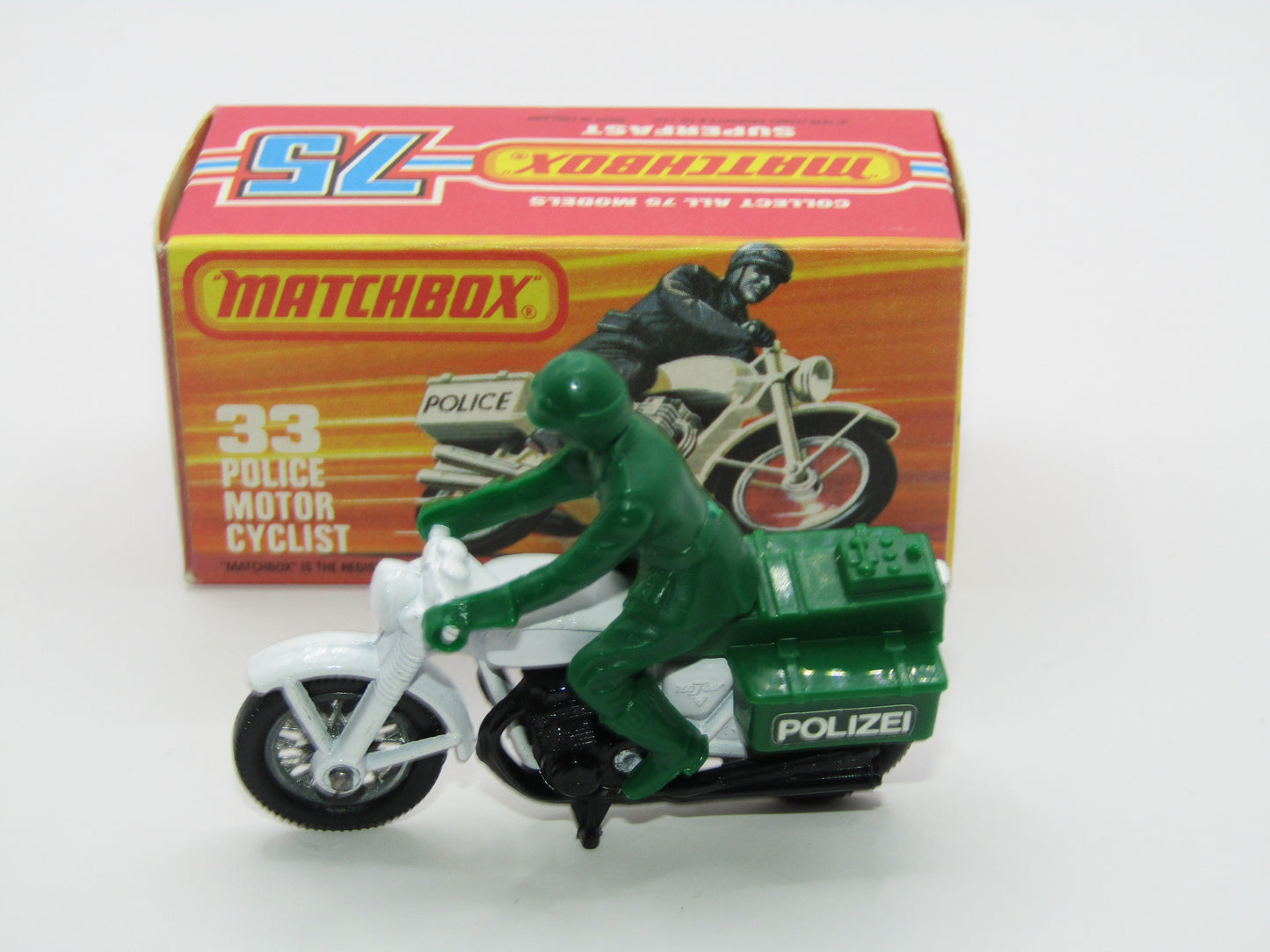 Matchbox Superfast 33C Police Motorcyclist Green Rider Polizei Wire Wheels