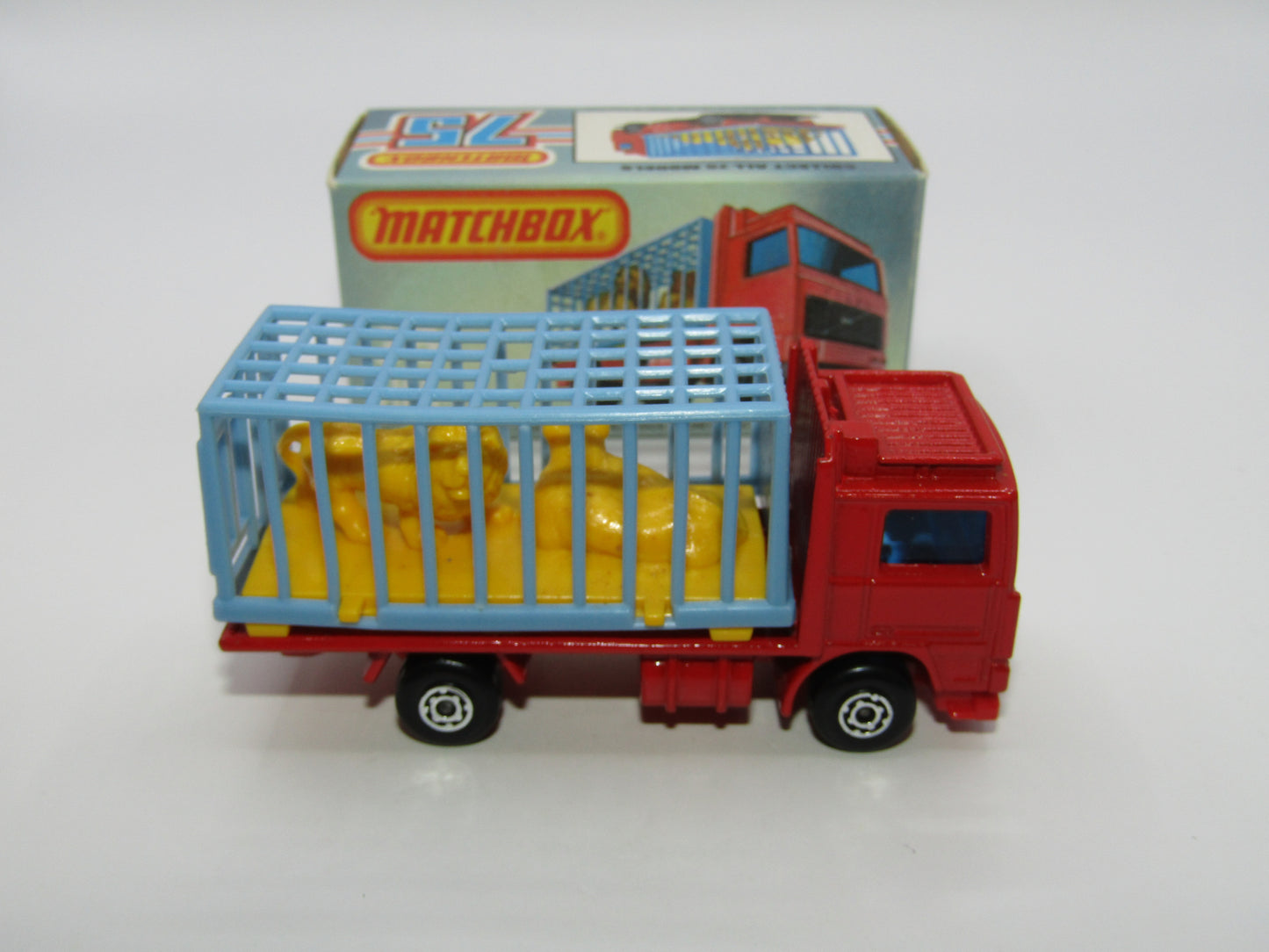 Matchbox Superfast No 35D Zoo Truck RED BASE MALTESE CROSS Wheels