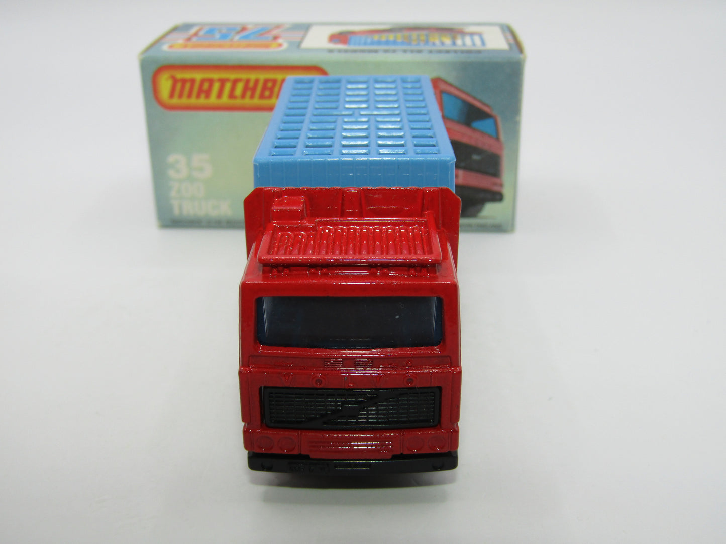 Matchbox Superfast No 35D Zoo Truck SMOKE Windows Blue Cage Yellow Lions
