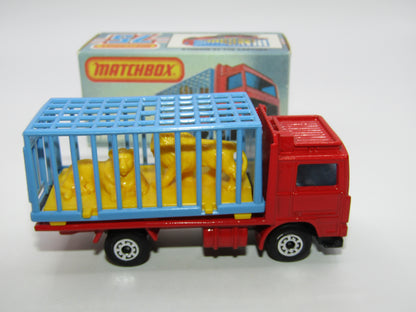 Matchbox Superfast No 35D Zoo Truck SMOKE Windows Blue Cage Yellow Lions