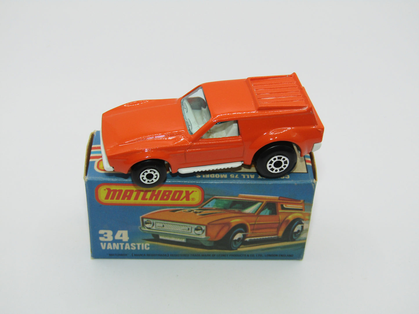 Matchbox Superfast 34B Vantastic NO LABELS & PALE GREEN Windows