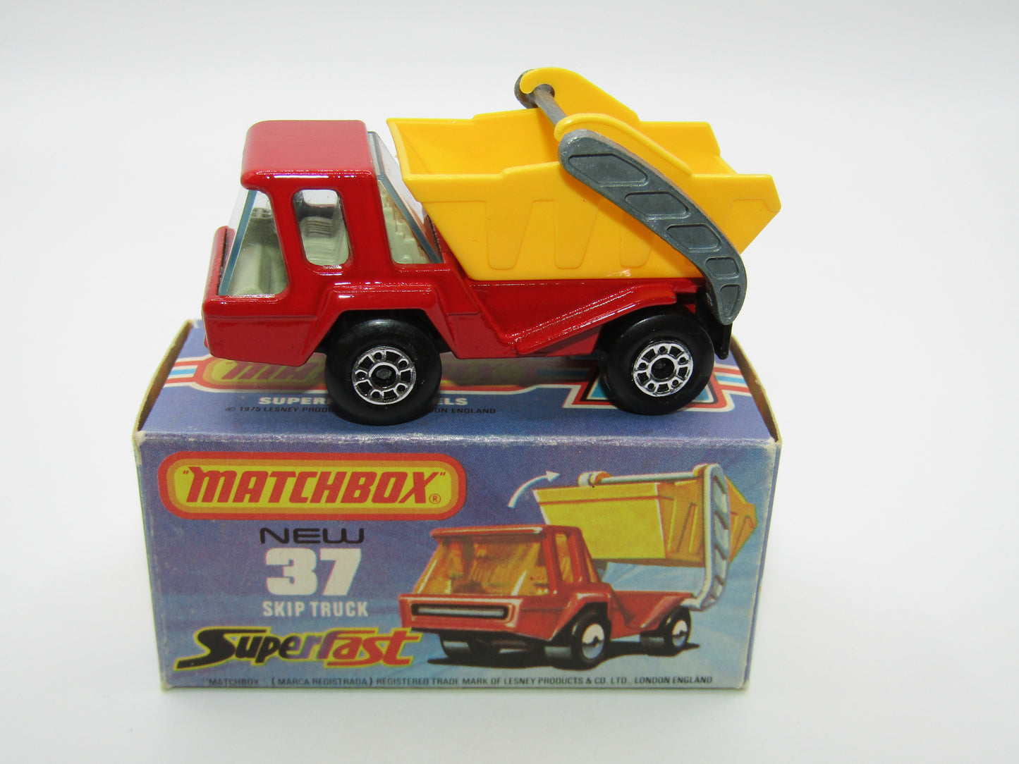 Matchbox Superfast No 37C Skip Truck Light Red BLUE TINTED Windows
