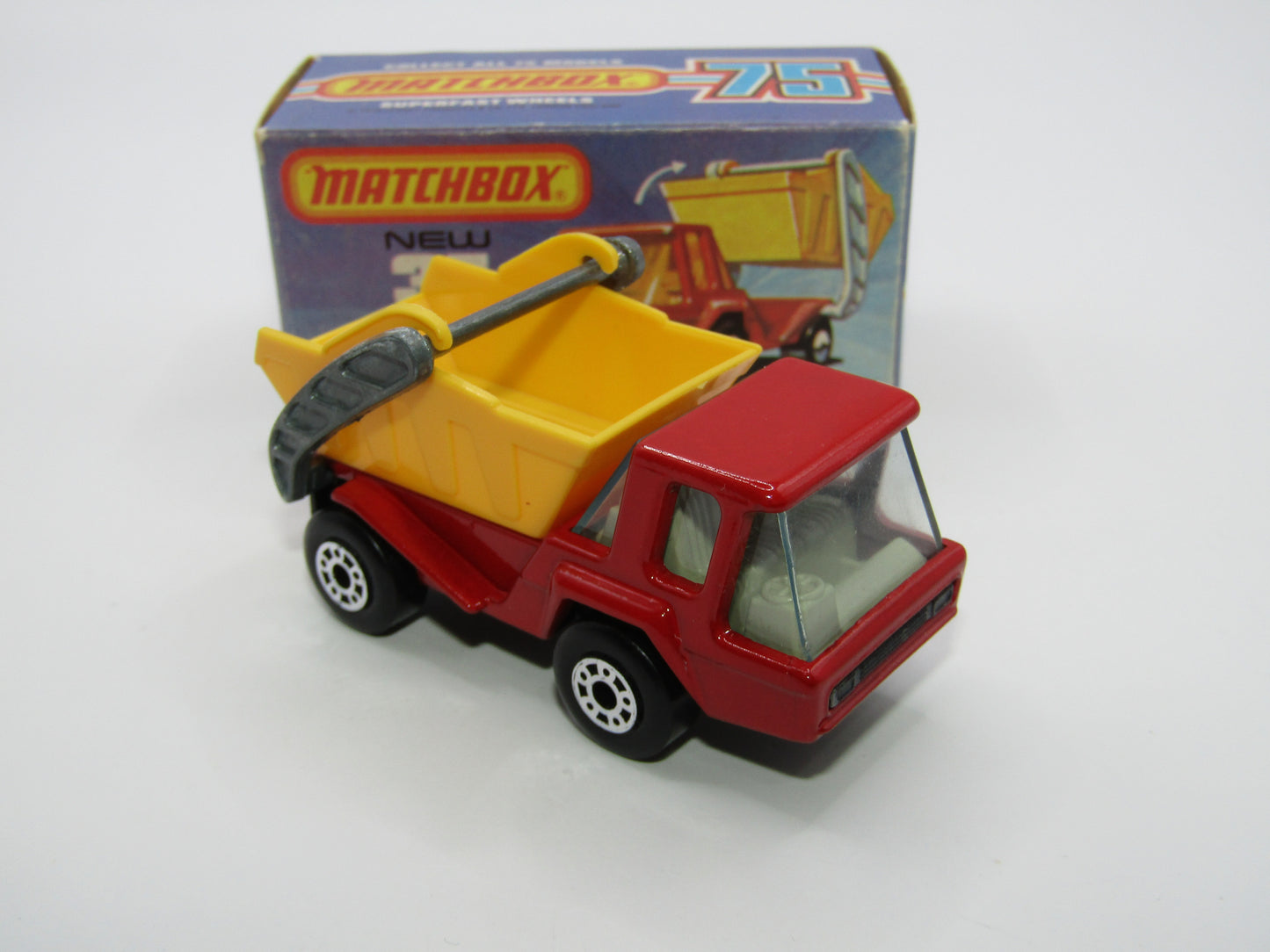Matchbox Superfast No 37C Skip Truck Light Red BLUE TINTED Windows