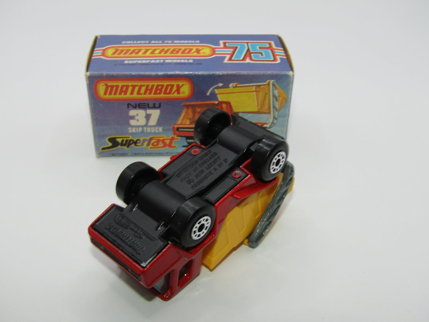 Matchbox Superfast No 37C Skip Truck Light Red BLUE TINTED Windows