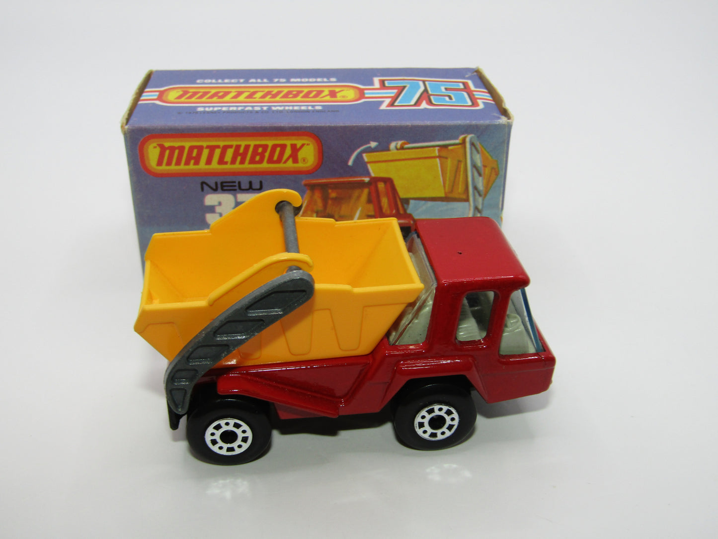 Matchbox Superfast No 37C Skip Truck DARK Red BLUE TINTED Windows