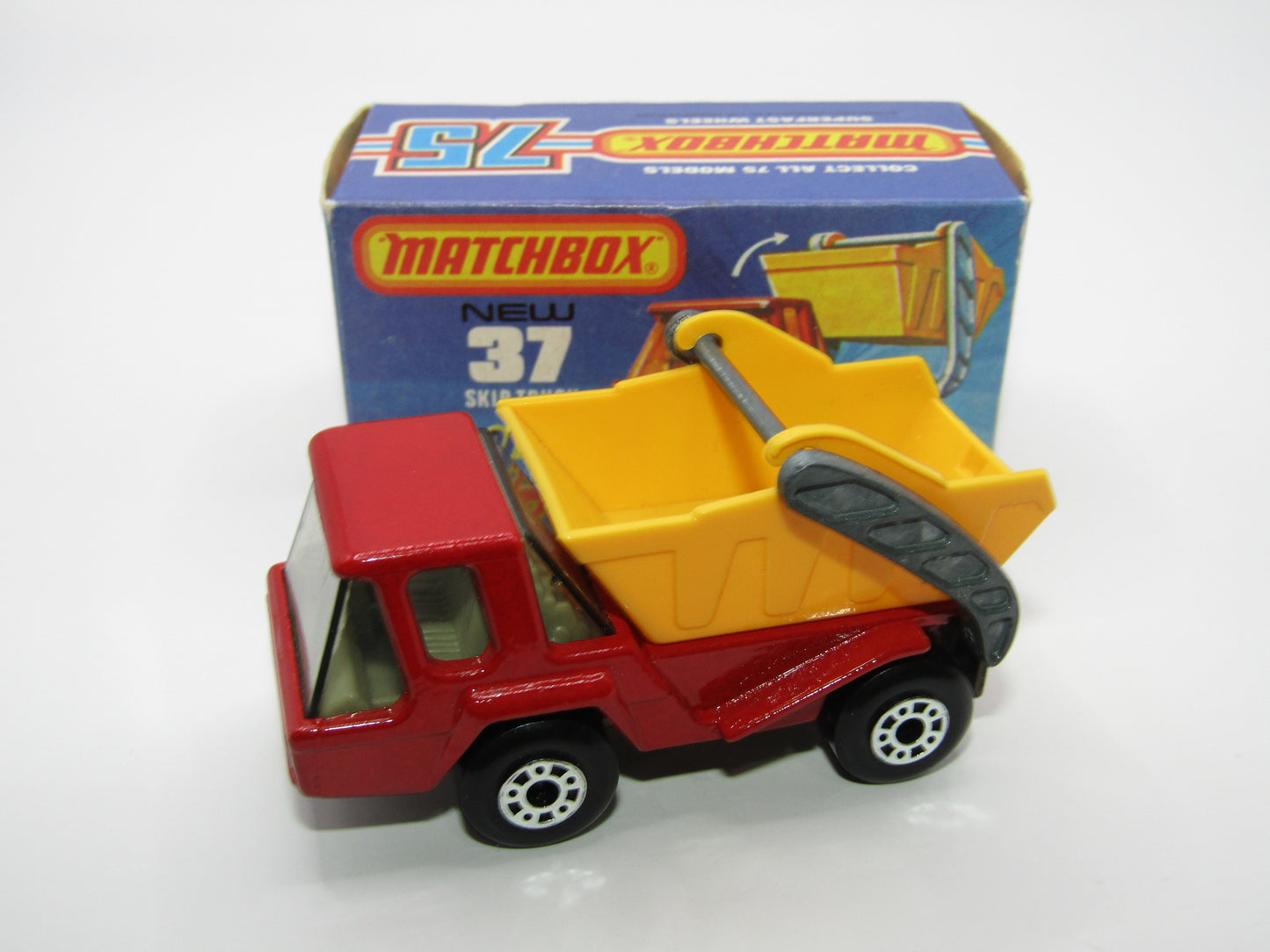 Matchbox Superfast No 37C Skip Truck SMOKE windows MET BROWN Base