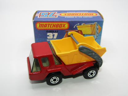 Matchbox Superfast No 37C Skip Truck SMOKE windows MET BROWN Base