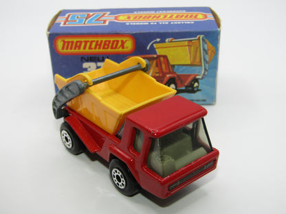 Matchbox Superfast No 37C Skip Truck SMOKE windows MET BROWN Base
