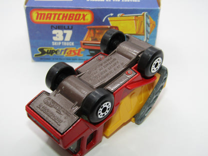 Matchbox Superfast No 37C Skip Truck SMOKE windows MET BROWN Base