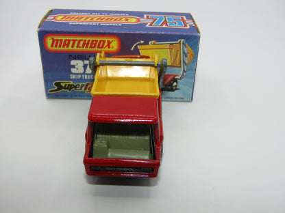 Matchbox Superfast No 37C Skip Truck SMOKE windows GREY-BROWN Base