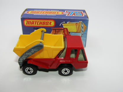 Matchbox Superfast No 37C Skip Truck SMOKE windows GREY-BROWN Base