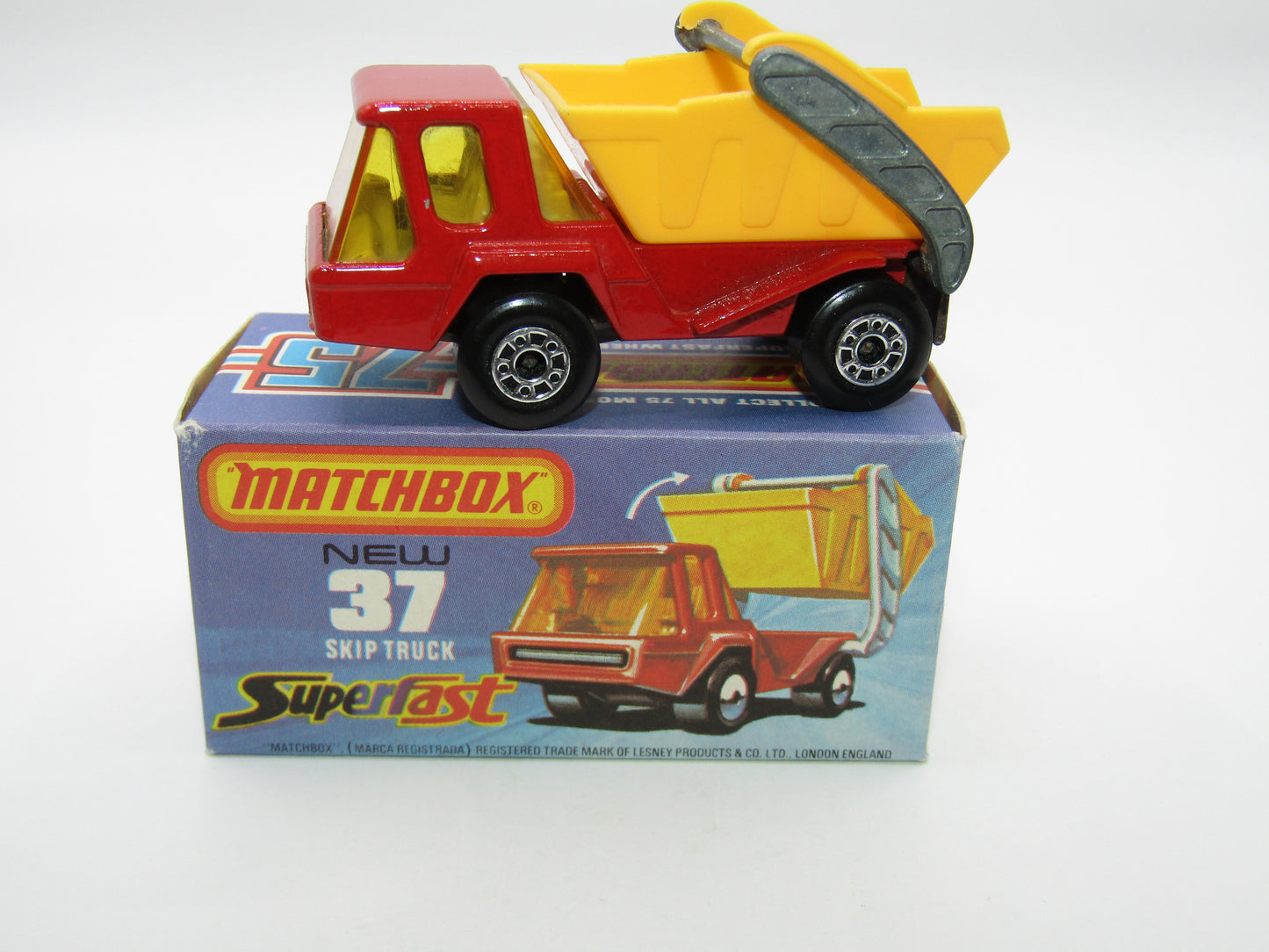 Matchbox Superfast No 37C Skip Truck AMBER Windows MET Brown Base