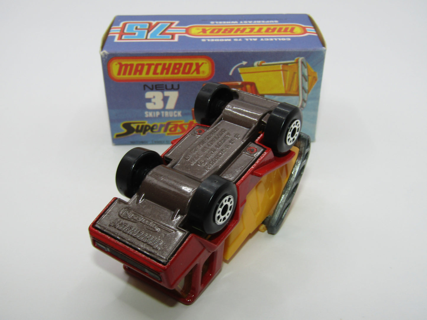 Matchbox Superfast No 37C Skip Truck AMBER Windows MET Brown Base