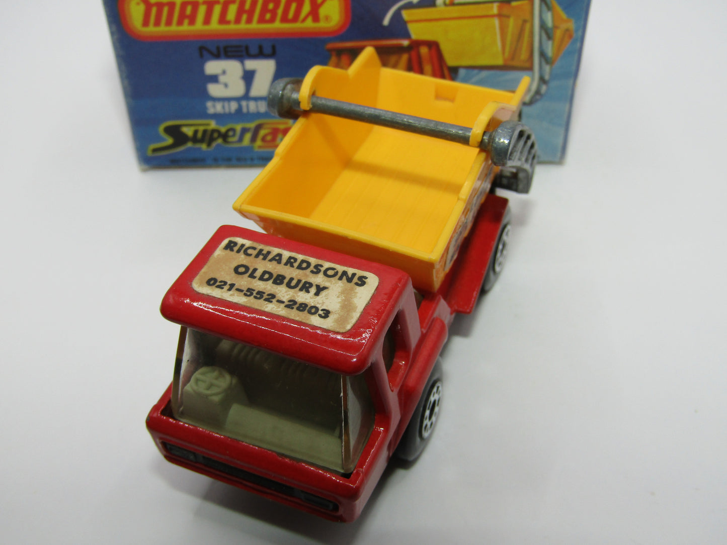 Matchbox Superfast No 37C Skip Truck Promotional "Richardsons Oldbury"