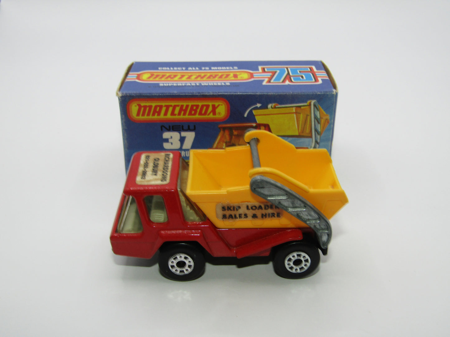 Matchbox Superfast No 37C Skip Truck Promotional "Richardsons Oldbury"