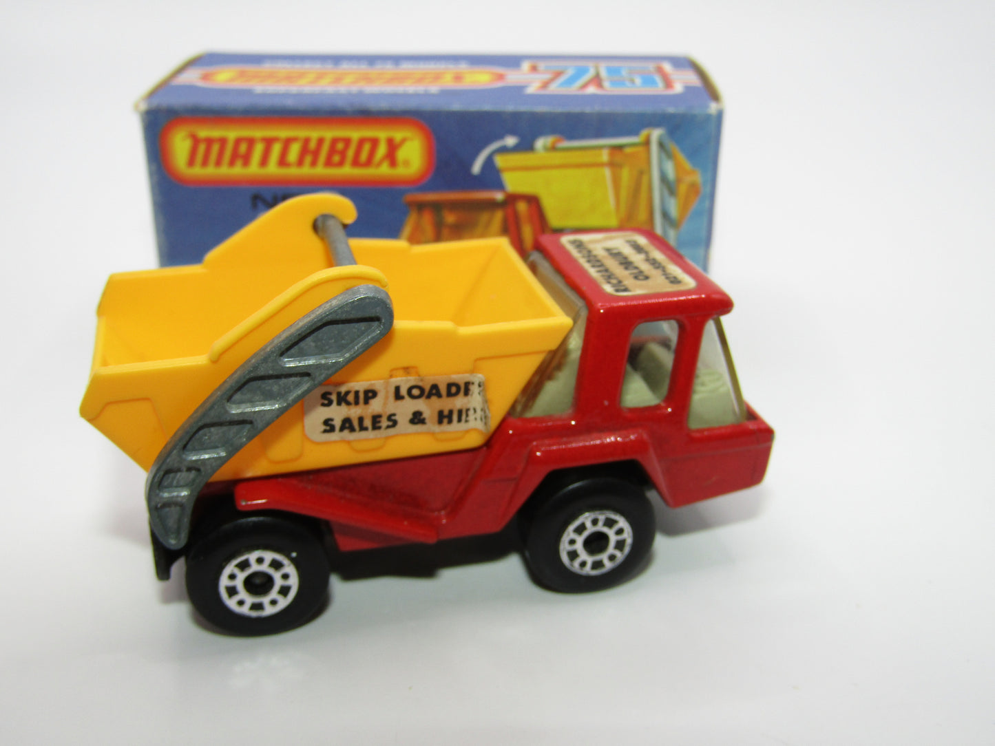 Matchbox Superfast No 37C Skip Truck Promotional "Richardsons Oldbury"