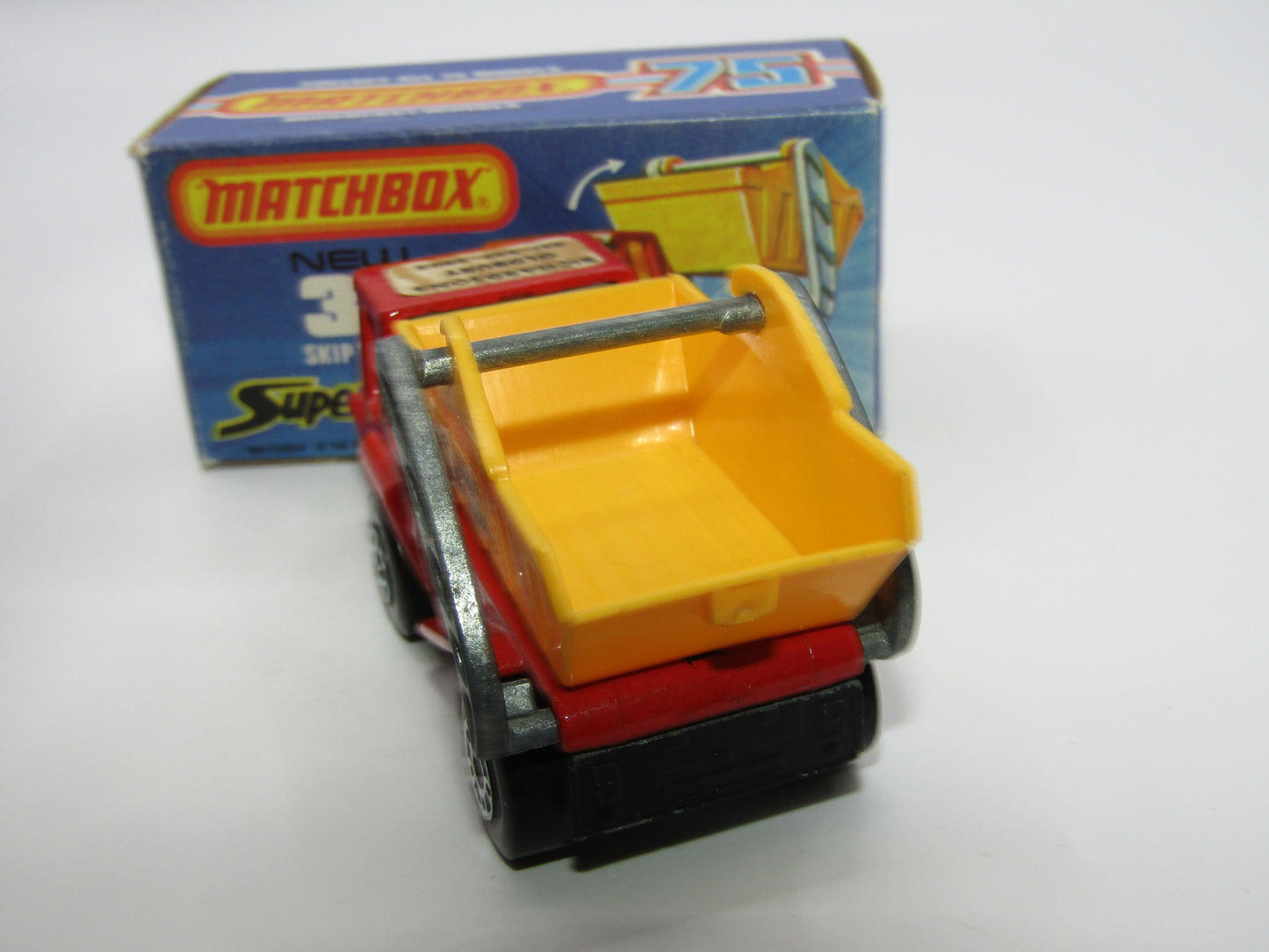 Matchbox Superfast No 37C Skip Truck Promotional "Richardsons Oldbury"
