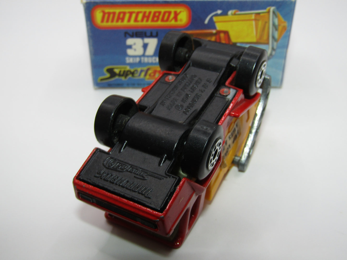 Matchbox Superfast No 37C Skip Truck Promotional "Richardsons Oldbury"