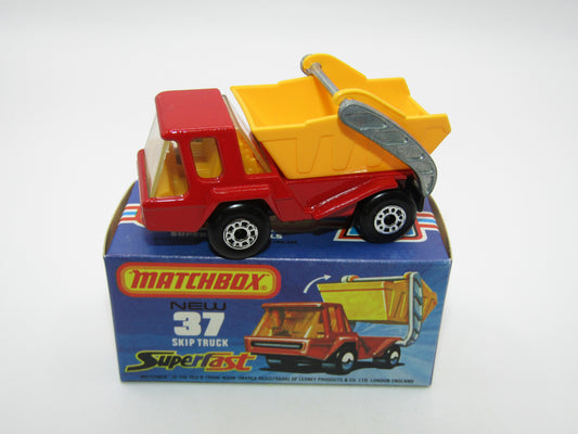 Matchbox Superfast No 37C Skip Truck Red ORANGE Interior GREY Base