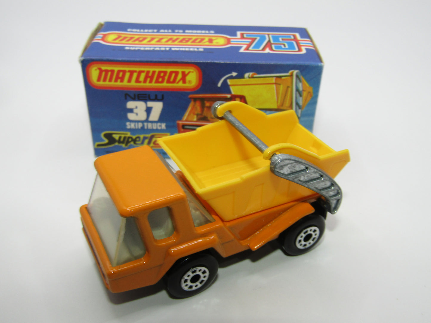 Matchbox Superfast No 37C Skip Truck ORANGE Yellow Skip, Black Base