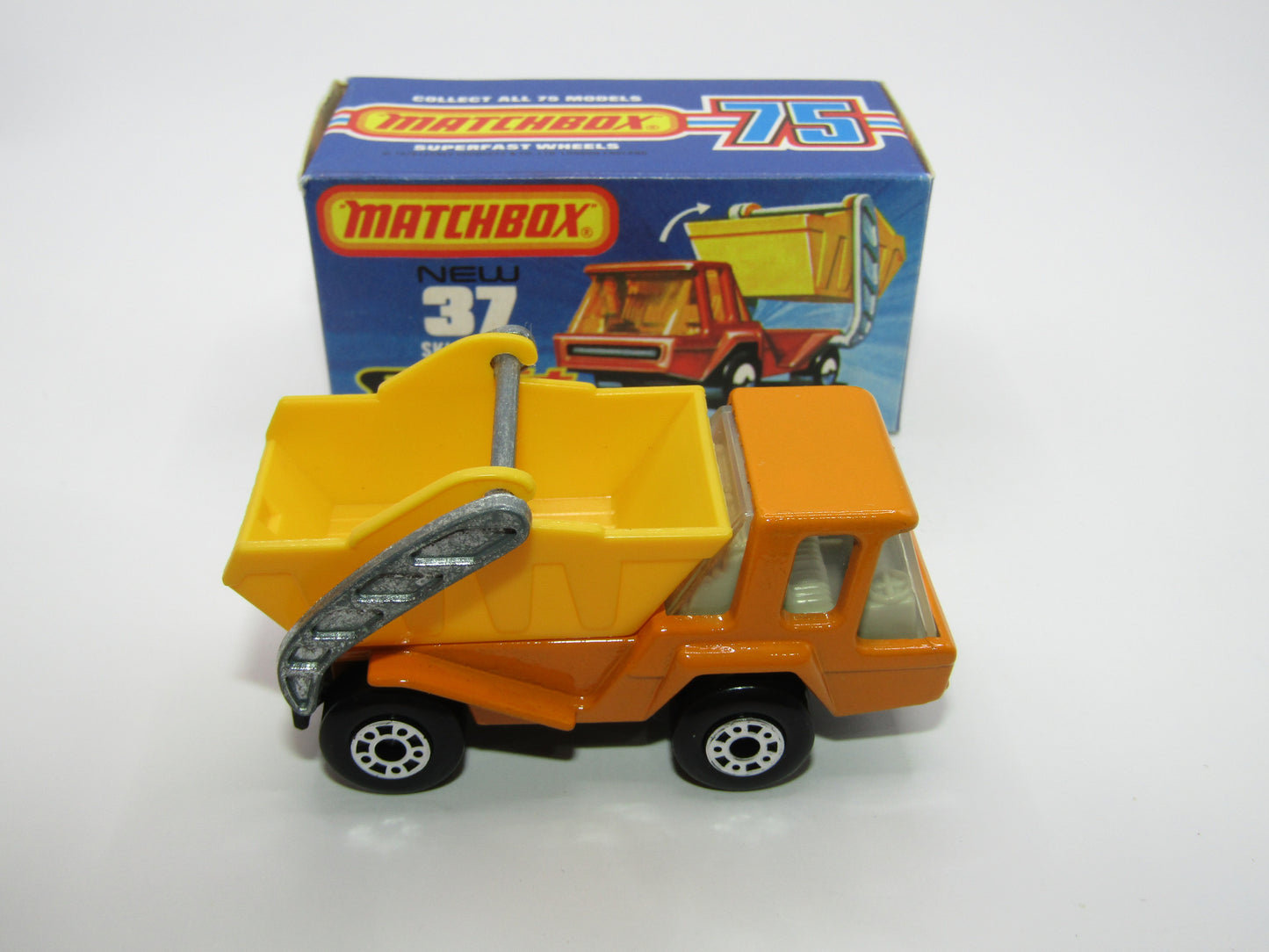 Matchbox Superfast No 37C Skip Truck ORANGE Yellow Skip, Black Base