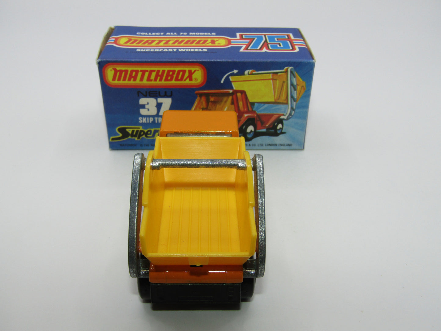Matchbox Superfast No 37C Skip Truck ORANGE Yellow Skip, Black Base