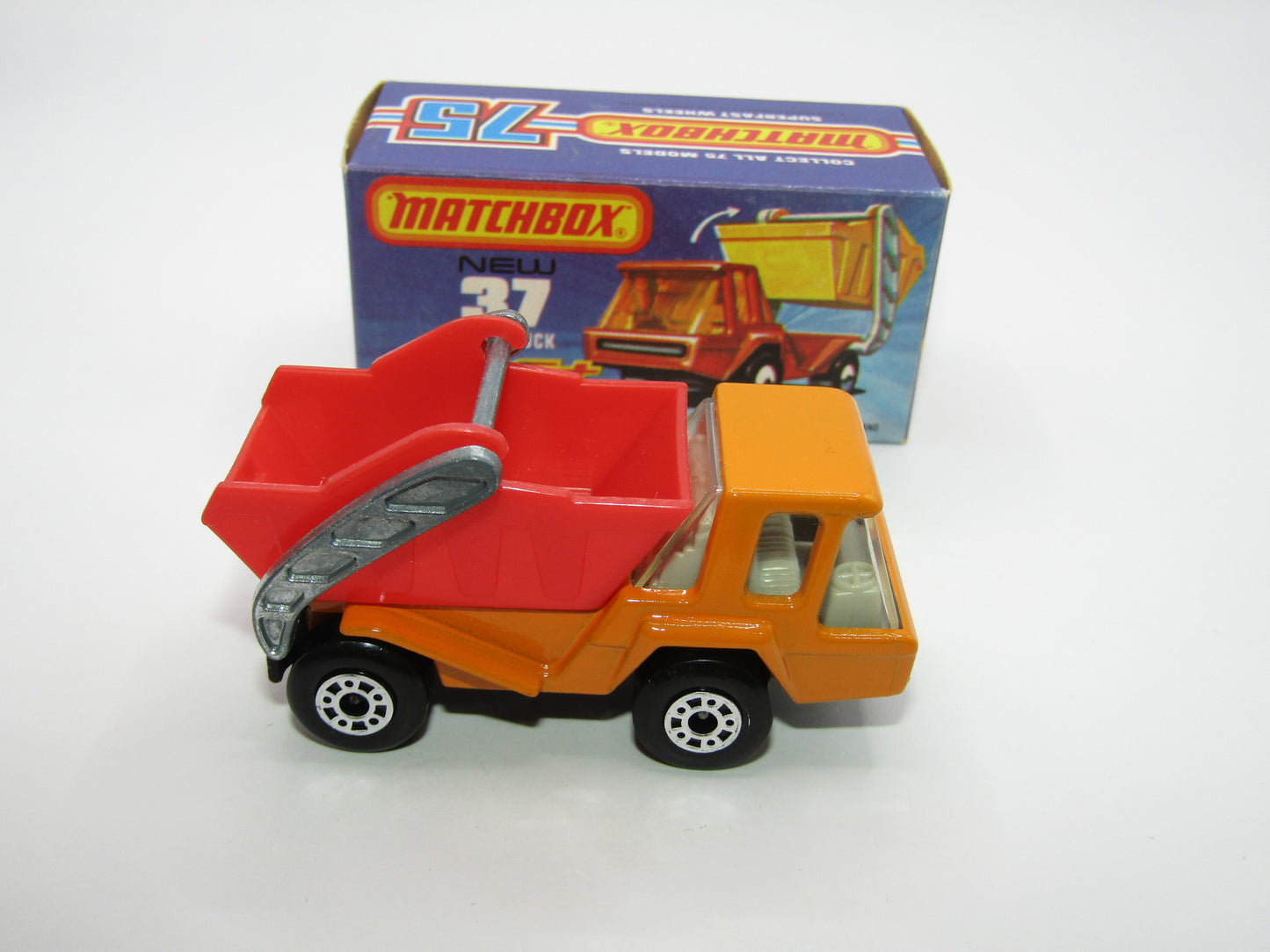 Matchbox Superfast No 37C Skip Truck ORANGE Red Skip, Black Base