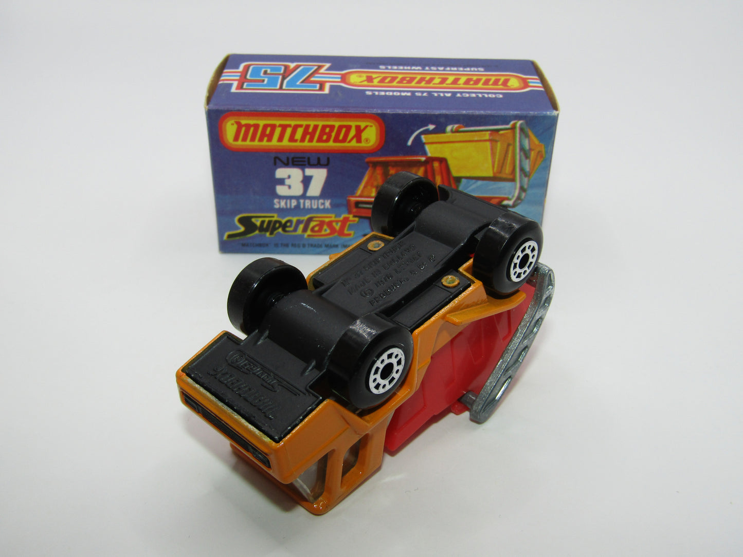 Matchbox Superfast No 37C Skip Truck ORANGE Red Skip, Black Base