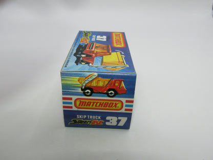 Matchbox Superfast No 37C Skip Truck Red AMBER Windows Grey Interior