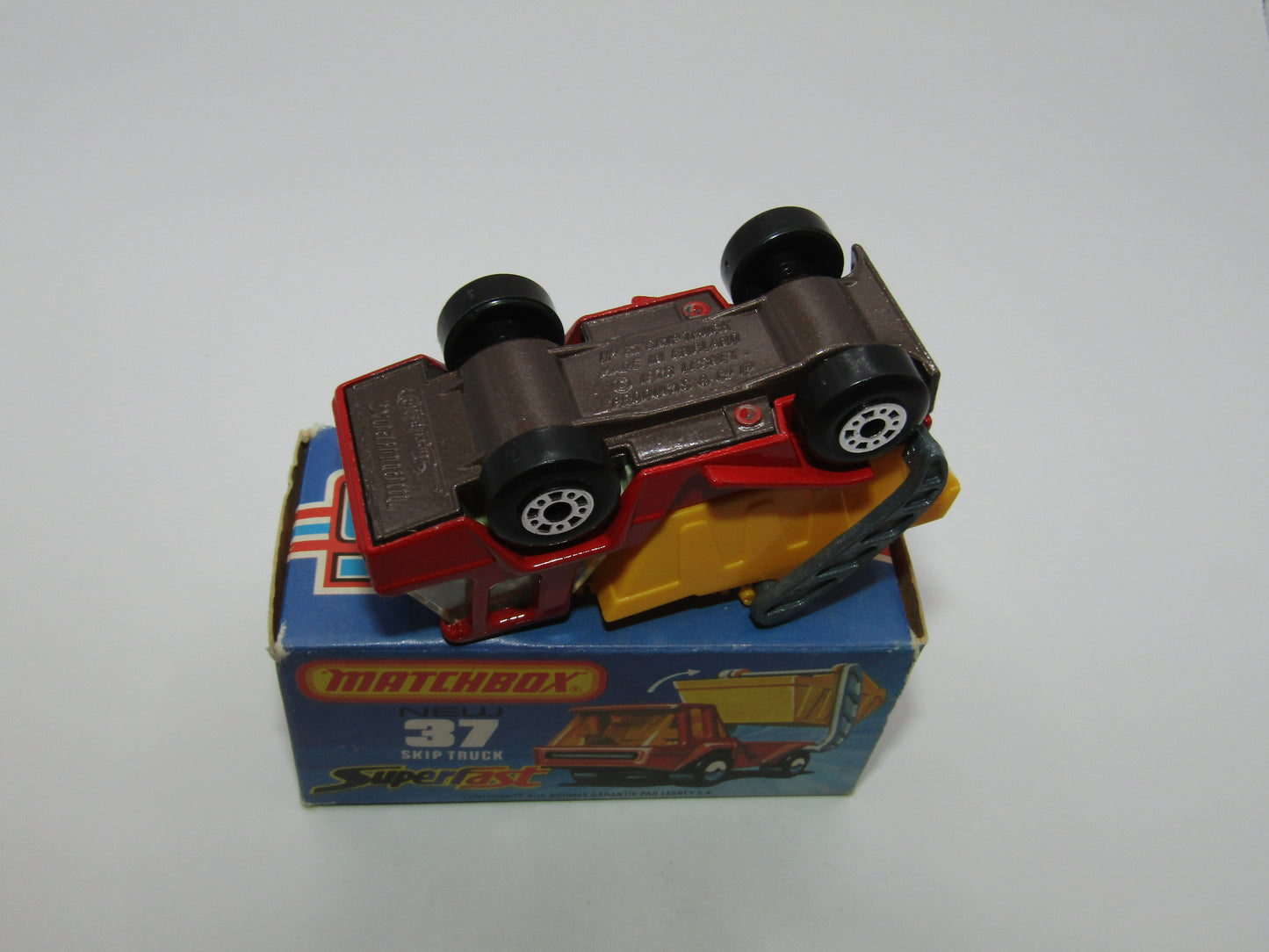 Matchbox Superfast No 37C Skip Truck Red METALLIC BROWN Base