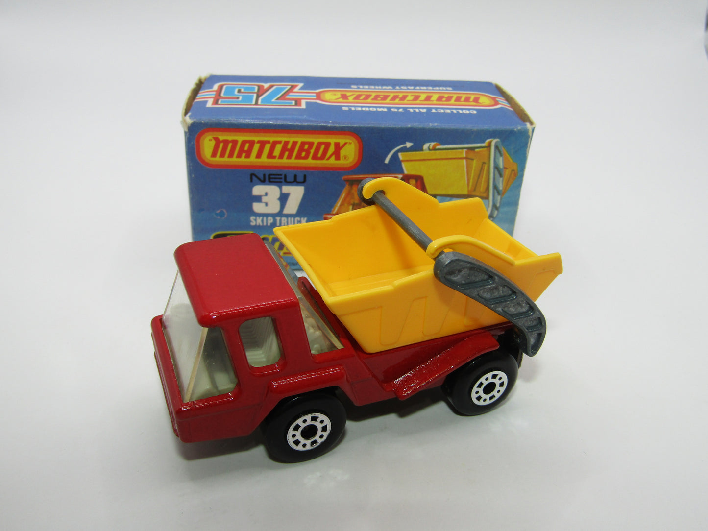 Matchbox Superfast No 37C Skip Truck Red METALLIC BROWN Base