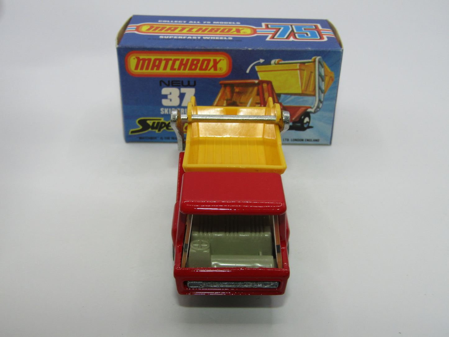Matchbox Superfast No 37C Skip Truck Red UNPAINTED Base