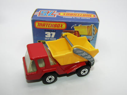 Matchbox Superfast No 37C Skip Truck Red GREY Base