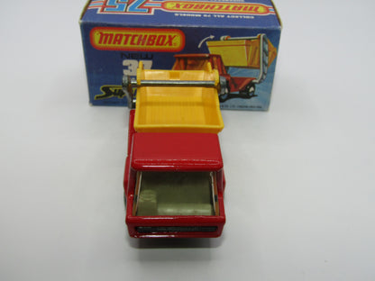Matchbox Superfast No 37C Skip Truck Red GREY Base