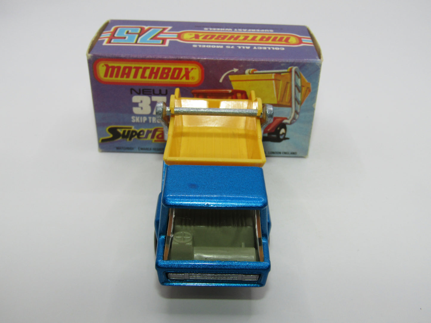 Matchbox Superfast No 37C Skip Truck Metallic Blue Silver Base