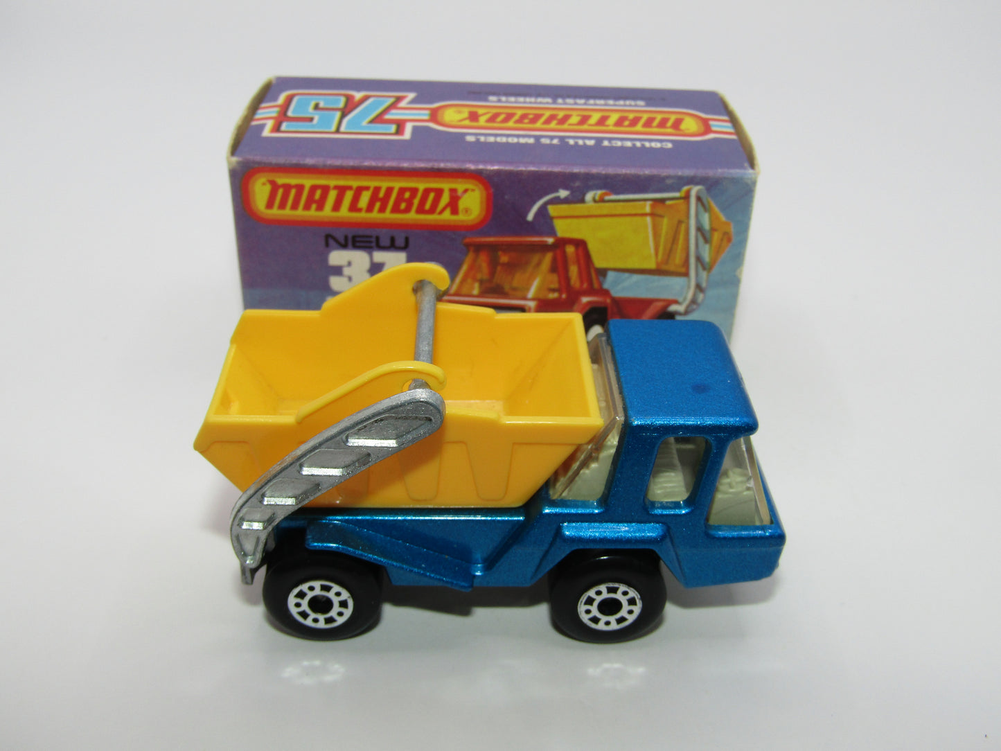 Matchbox Superfast No 37C Skip Truck Metallic Blue Silver Base