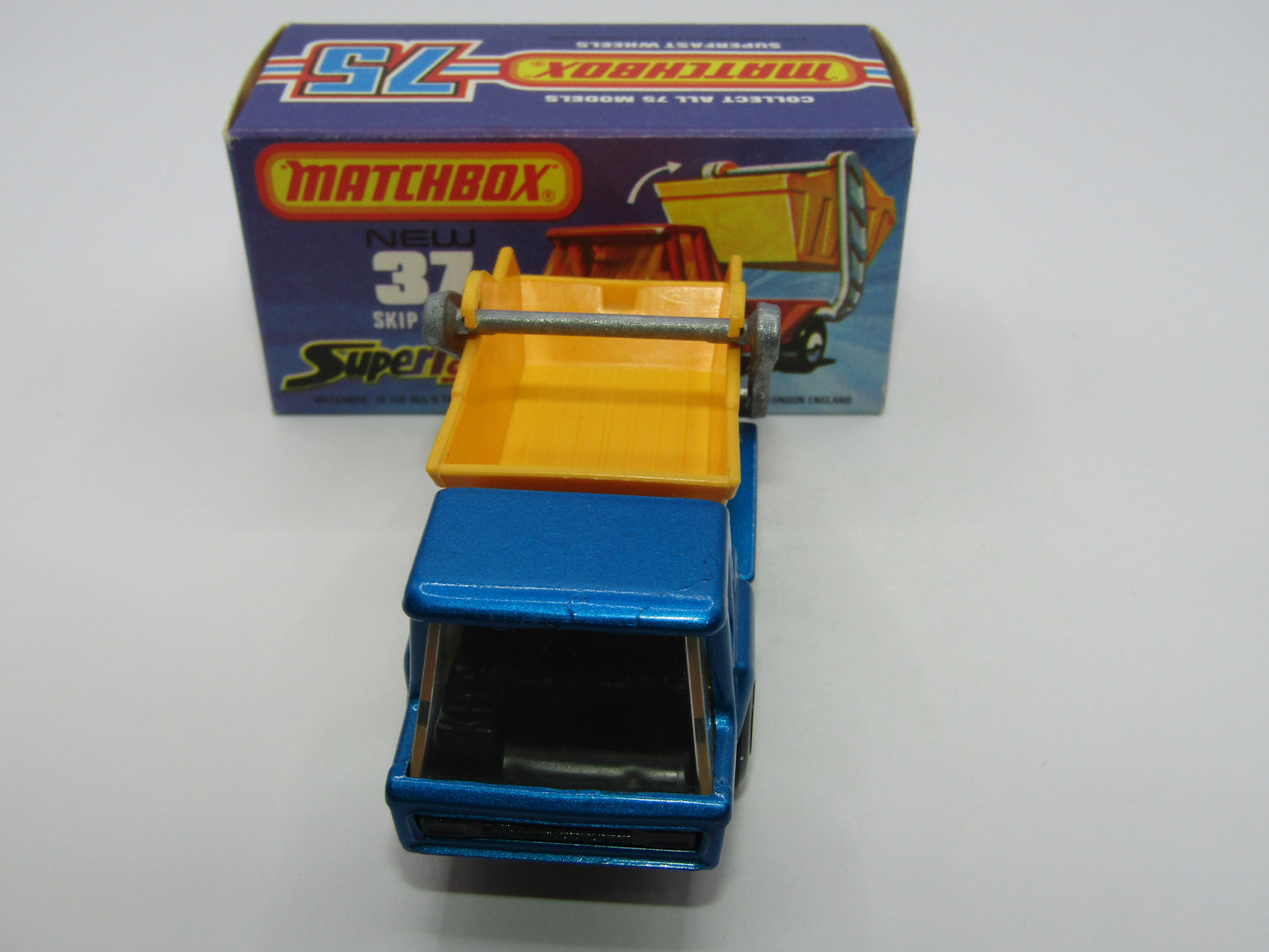 Matchbox Superfast No 37C Skip Truck Met Blue BLACK Interior BLUE-GREY Base